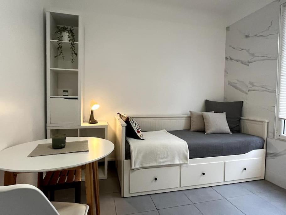 Charmant Studio Parisien Au Coeur Du 15E Arrondissement Esterno foto