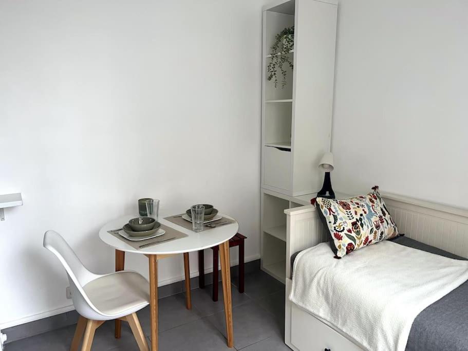 Charmant Studio Parisien Au Coeur Du 15E Arrondissement Esterno foto